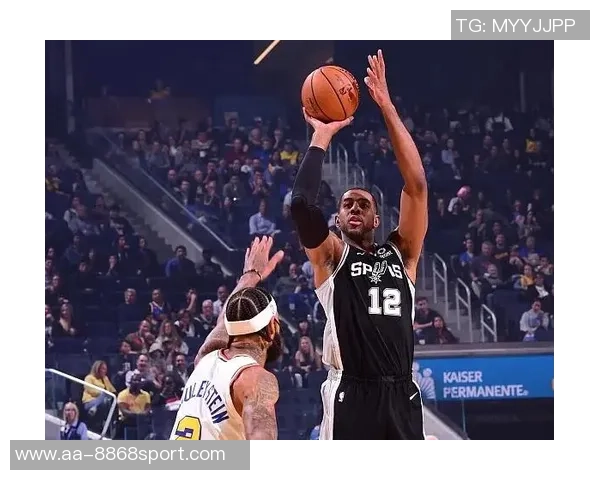 芬奇称赞里德表现出色砍下22分投篮流畅令人印象深刻