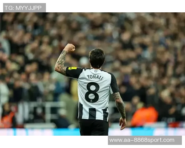 纽卡斯尔领先进球托纳利禁区外射门意外折射助攻成功