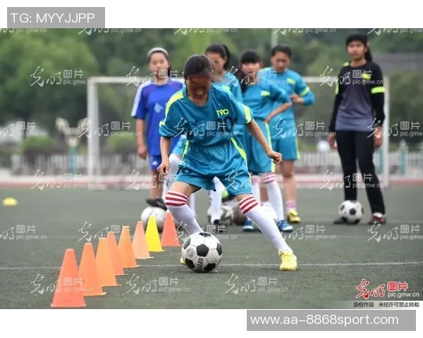 合肥U18女足教练郑伟强调稳扎稳打培养年轻球员的重要性